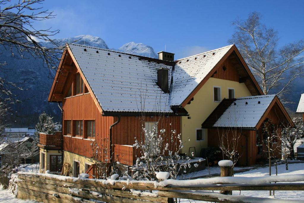 Hotel Haus Hepi Obertraun Exterior foto